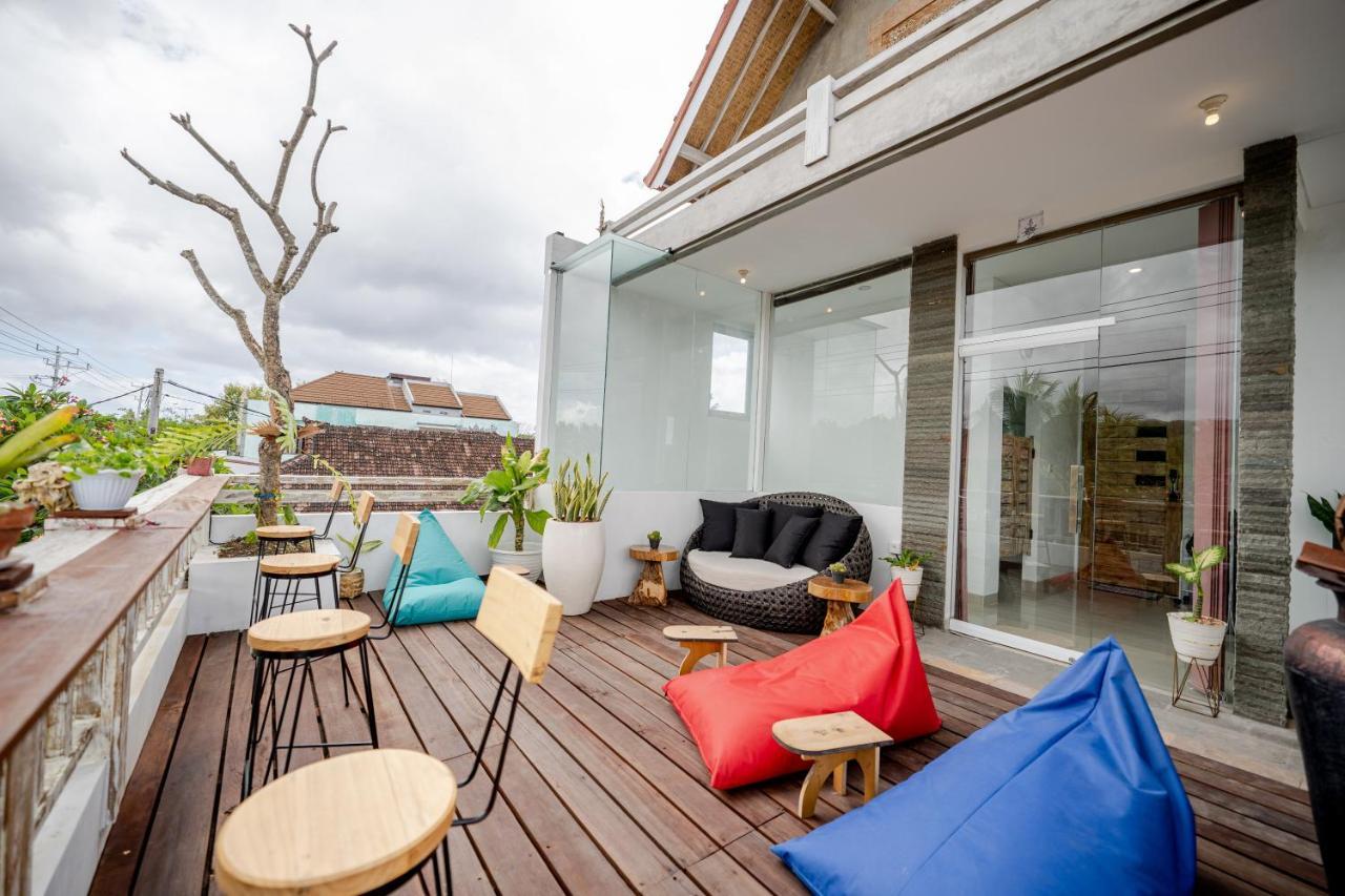 The Moon Hostel Batununggul Zewnętrze zdjęcie
